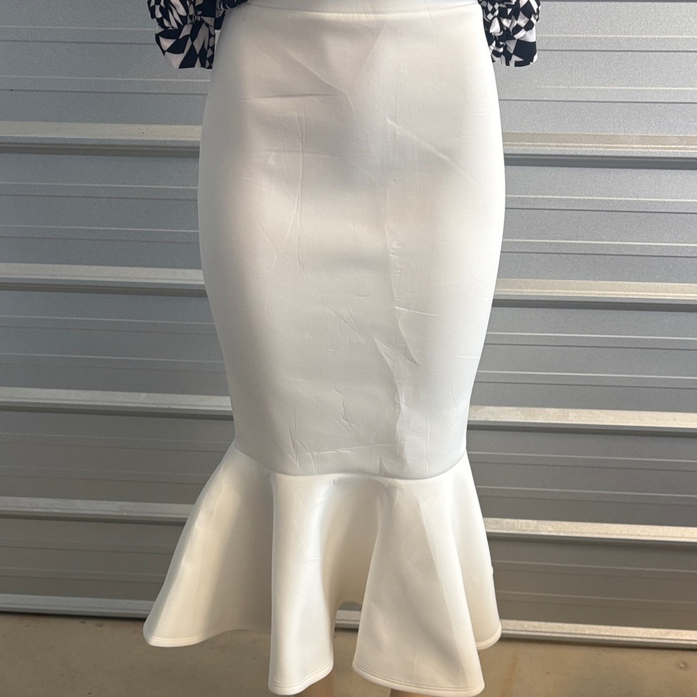 White Mermaid Hem Pencil Skirt